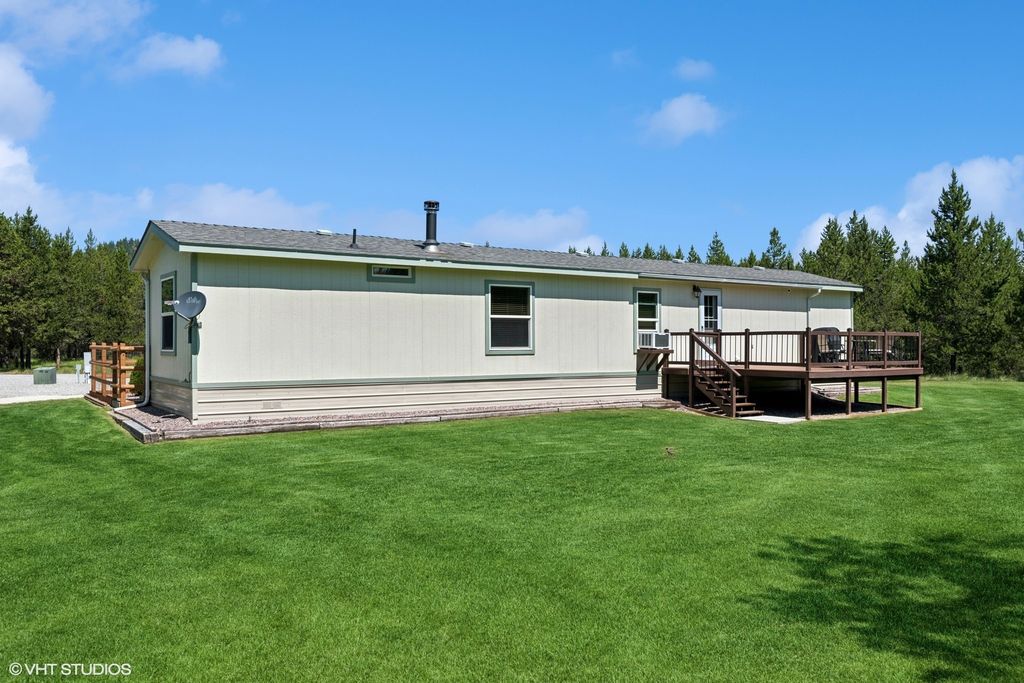 Image 5 of property listing at 8850 Us Highway 2 W, Marion, MT 59925