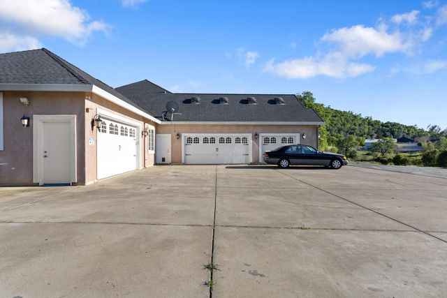 14440 Sea Biscuit Court, Redding, CA 96003