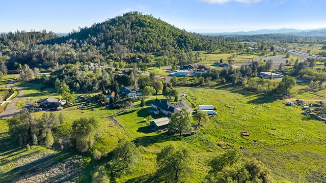 14440 Sea Biscuit Court, Redding, CA 96003