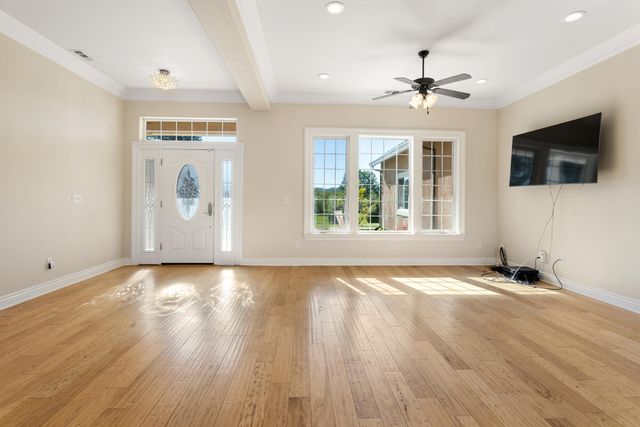 14440 Sea Biscuit Court, Redding, CA 96003