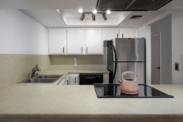280 S Avenida Caballeros 214, Palm Springs, CA 92262