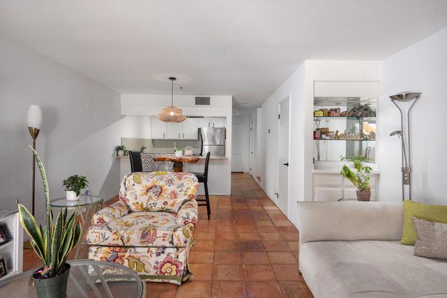 280 S Avenida Caballeros 214, Palm Springs, CA 92262