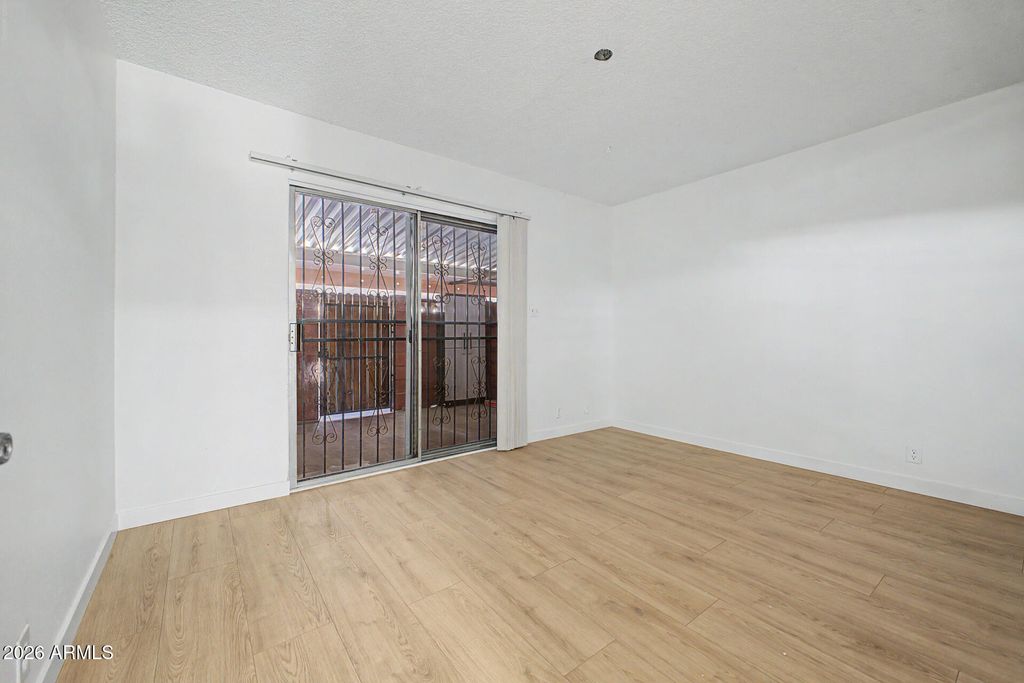 Image 6 of property listing at 6814 N 35TH Avenue G, Phoenix, AZ 85017