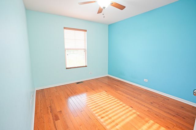 470 Grosvenor Lane 470, Aurora, IL 60504