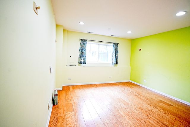 470 Grosvenor Lane 470, Aurora, IL 60504