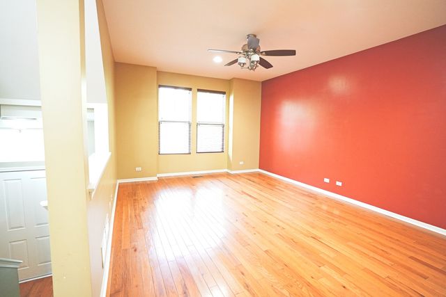 470 Grosvenor Lane 470, Aurora, IL 60504