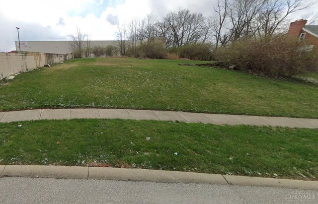 3235 Brater Avenue, Cincinnati, OH 45211