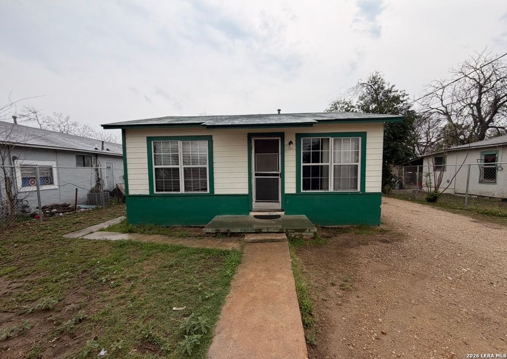 646 Briggs, San Antonio, TX 78211