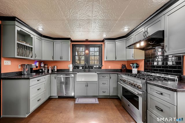 428 Palisado Avenue, Windsor, CT 06095