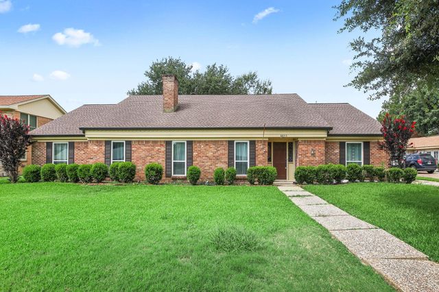 5011 Arrowhead Drive, Baytown, TX 77521