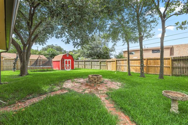 5011 Arrowhead Drive, Baytown, TX 77521