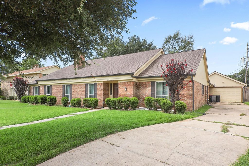 5011 Arrowhead Drive, Baytown, TX 77521