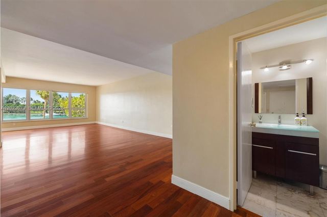 9102 W Bay Harbor Dr 2-DW, Bay Harbor Islands, FL 33154
