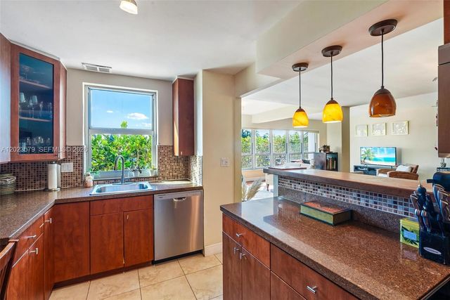 9102 W Bay Harbor Dr 2-DW, Bay Harbor Islands, FL 33154