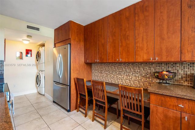 9102 W Bay Harbor Dr 2-DW, Bay Harbor Islands, FL 33154
