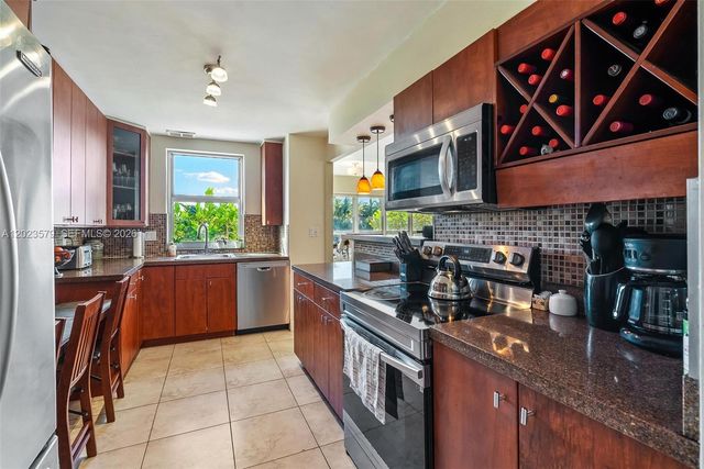 9102 W Bay Harbor Dr 2-DW, Bay Harbor Islands, FL 33154