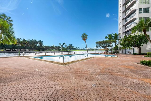 9102 W Bay Harbor Dr 2-DW, Bay Harbor Islands, FL 33154