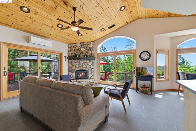 23333 Gurney Station Rd, Twain Harte, CA 95383