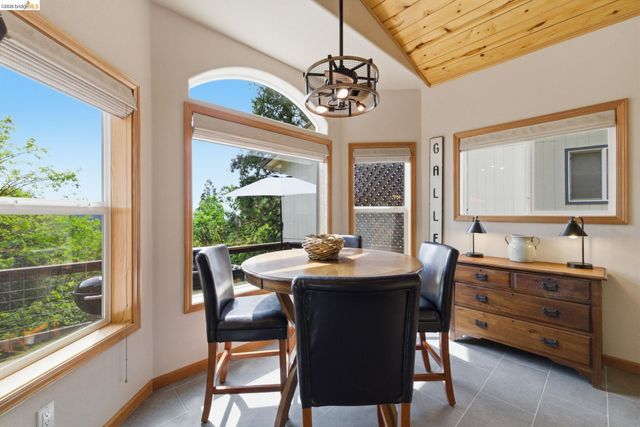 23333 Gurney Station Rd, Twain Harte, CA 95383