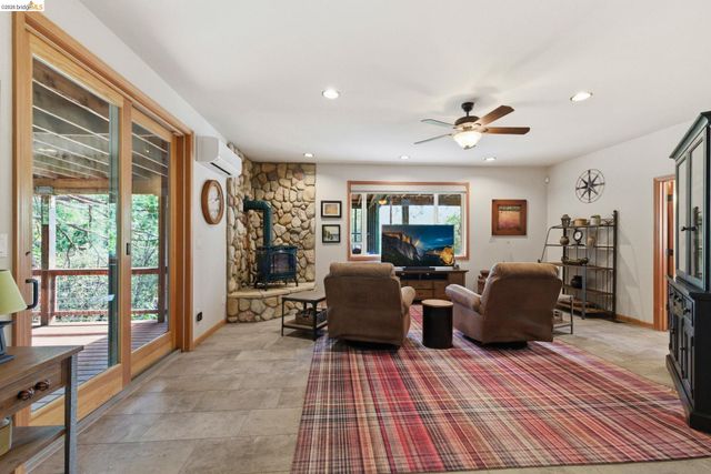 23333 Gurney Station Rd, Twain Harte, CA 95383