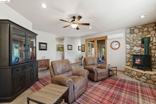 23333 Gurney Station Rd, Twain Harte, CA 95383