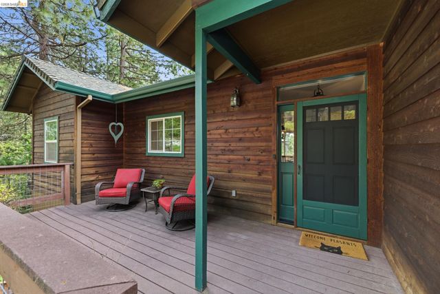 23333 Gurney Station Rd, Twain Harte, CA 95383