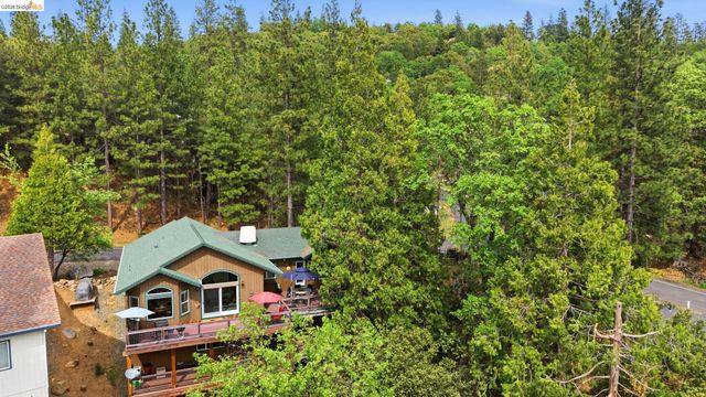 23333 Gurney Station Rd, Twain Harte, CA 95383