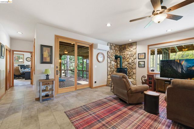 23333 Gurney Station Rd, Twain Harte, CA 95383