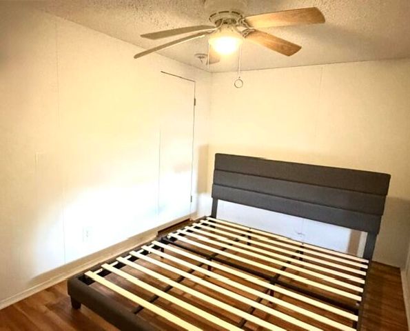 8423 SE Sandy Lane, Hobe Sound, FL 33455