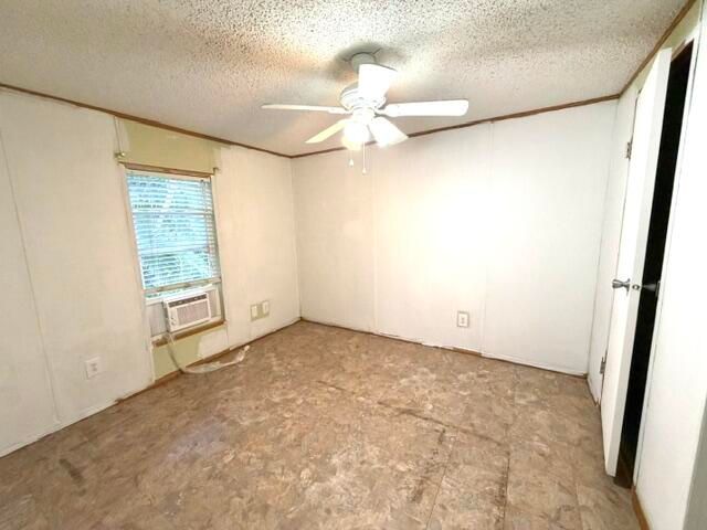 8423 SE Sandy Lane, Hobe Sound, FL 33455