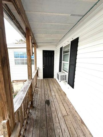 8423 SE Sandy Lane, Hobe Sound, FL 33455