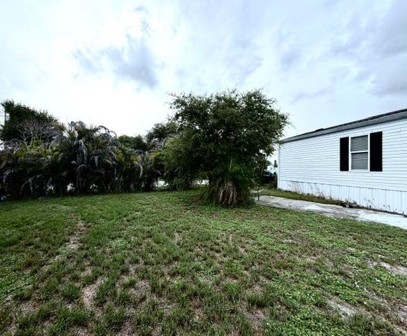 8423 SE Sandy Lane, Hobe Sound, FL 33455