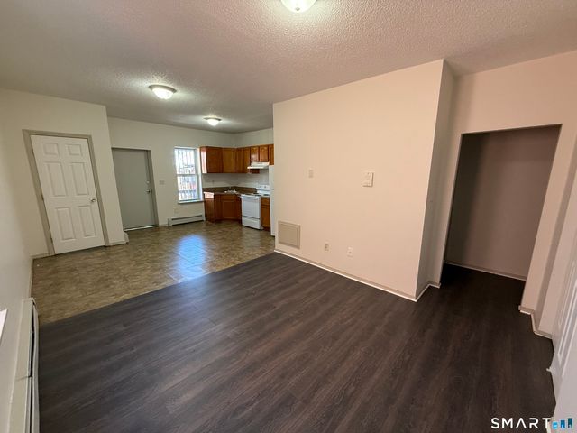 834 Park Street 3W, Hartford, CT 06106