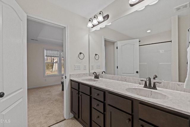 102 Lakeview Drive, Four Oaks, NC 27524