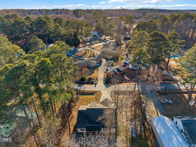 102 Lakeview Drive, Four Oaks, NC 27524