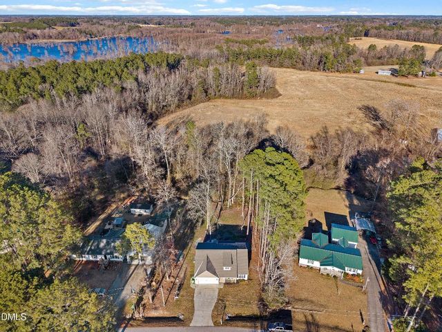 102 Lakeview Drive, Four Oaks, NC 27524