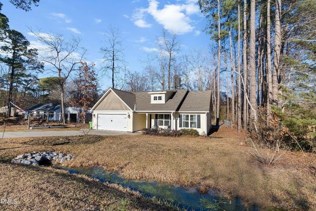 102 Lakeview Drive, Four Oaks, NC 27524