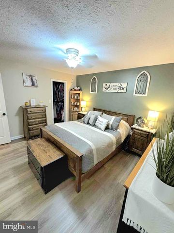 49 SHUYKILL DR, Martinsburg, WV 25403