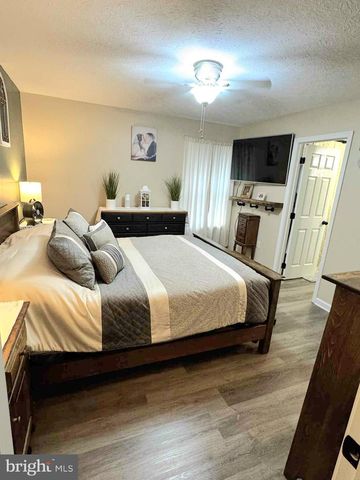 49 SHUYKILL DR, Martinsburg, WV 25403