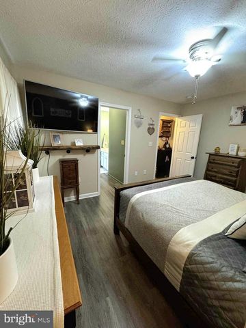 49 SHUYKILL DR, Martinsburg, WV 25403