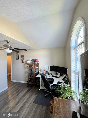 49 SHUYKILL DR, Martinsburg, WV 25403