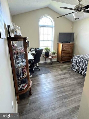 49 SHUYKILL DR, Martinsburg, WV 25403