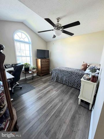 49 SHUYKILL DR, Martinsburg, WV 25403