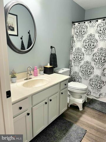 49 SHUYKILL DR, Martinsburg, WV 25403