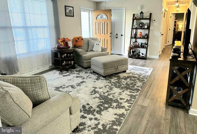 49 SHUYKILL DR, Martinsburg, WV 25403