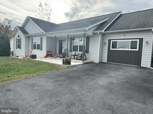 49 SHUYKILL DR, Martinsburg, WV 25403