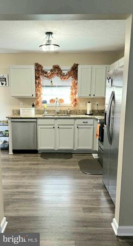 49 SHUYKILL DR, Martinsburg, WV 25403