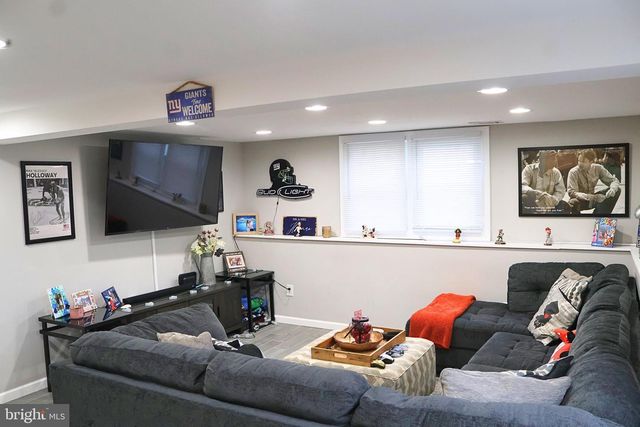 523 GREENWOOD AVE, Riverside, NJ 08075