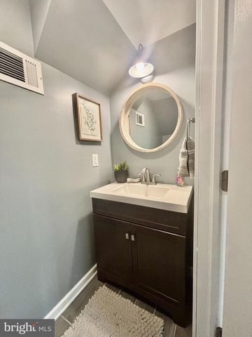 523 GREENWOOD AVE, Riverside, NJ 08075