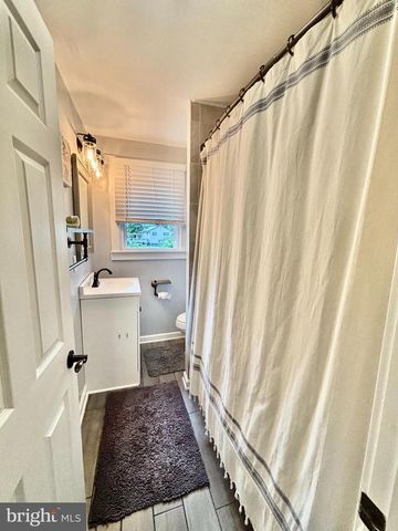 523 GREENWOOD AVE, Riverside, NJ 08075